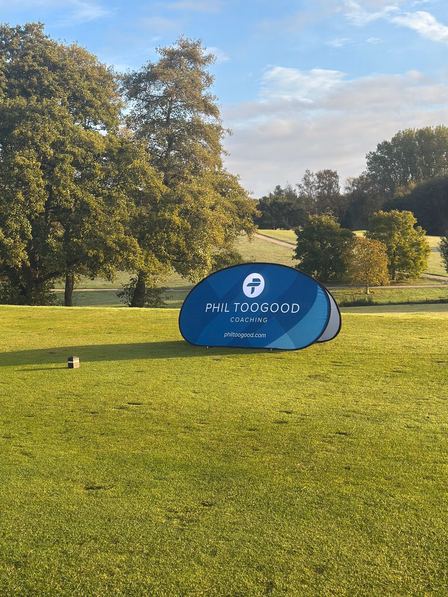 Golf pop out banners tee box